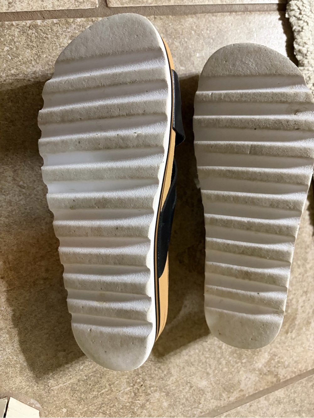 Reef Black Crossover Cork Slide Sandals comfy! - Picture 4 of 4